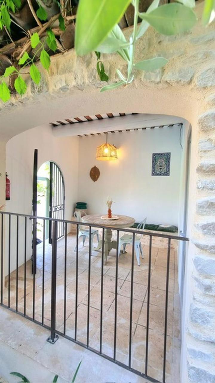 Villa Oasis En Provence Luberon Pierrevert Esterno foto